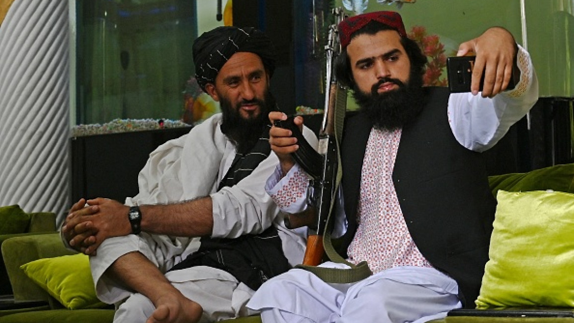 Pemimpin Taliban Larang Para Prajuritnya Terlalu Narsis